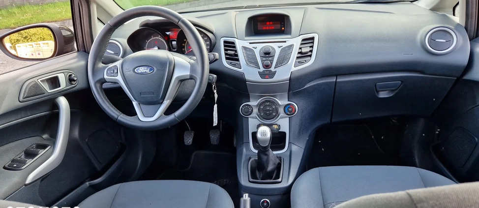 Ford Fiesta cena 19900 przebieg: 211000, rok produkcji 2012 z Świecie małe 191